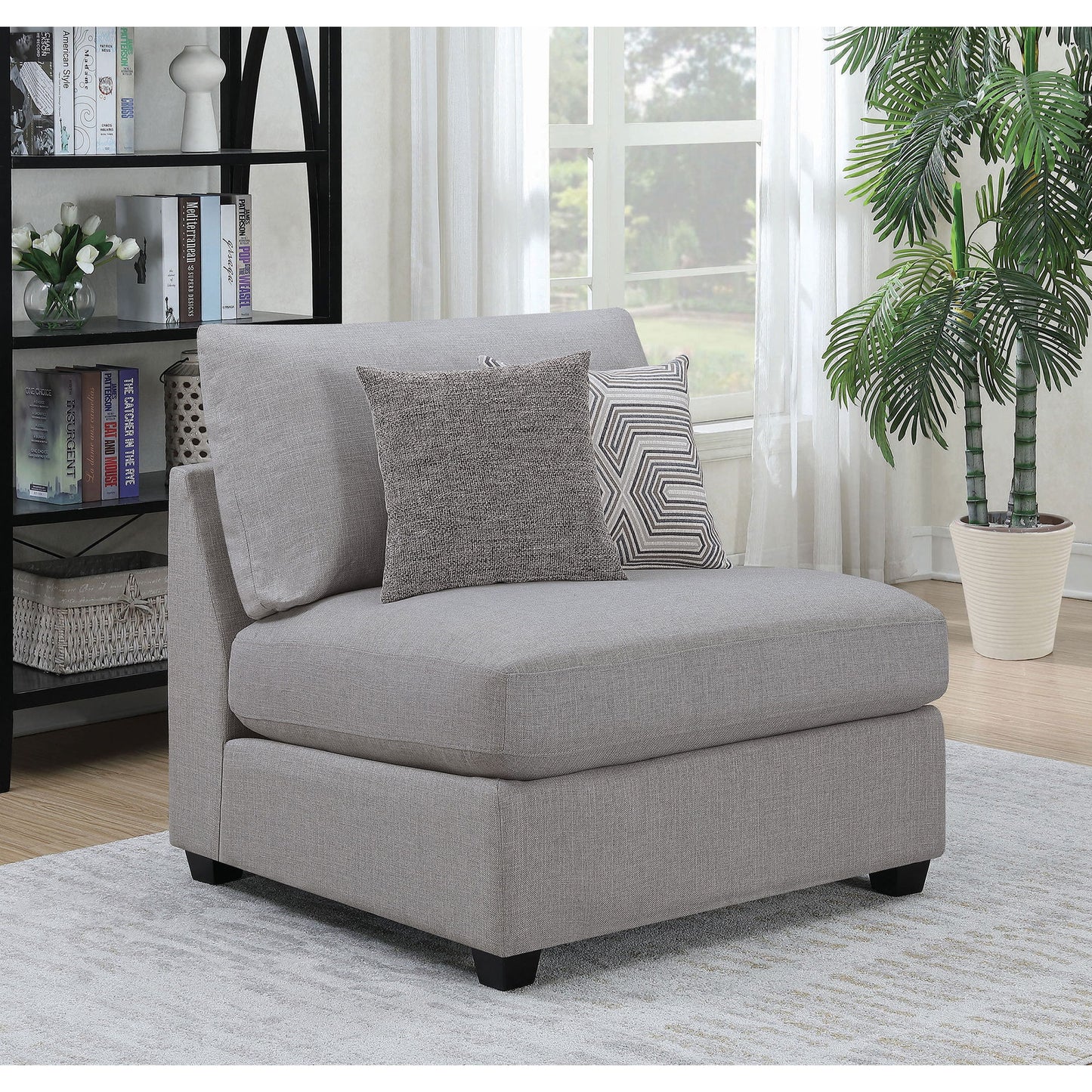 Austin - Chair With Pillows