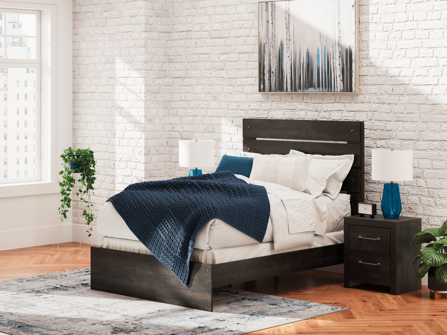 Hollivern - Panel Bed